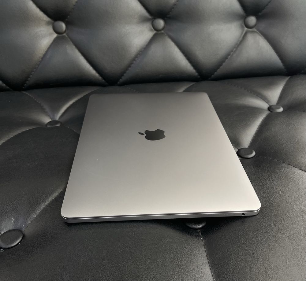 Apple MacBook Pro M2 2022 в идеальном состоянии