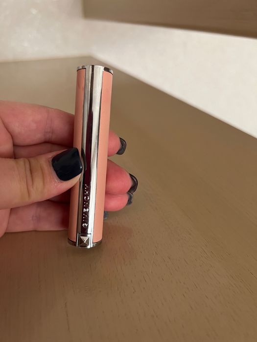 2 farduri pleoape lichide Givenchy