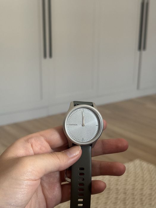 Garmin vivomove часы