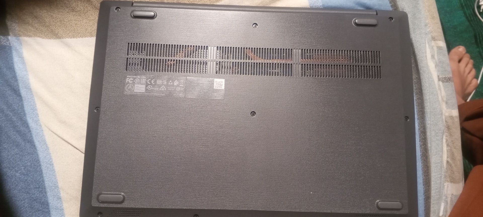 Lenovo v15IGL. .