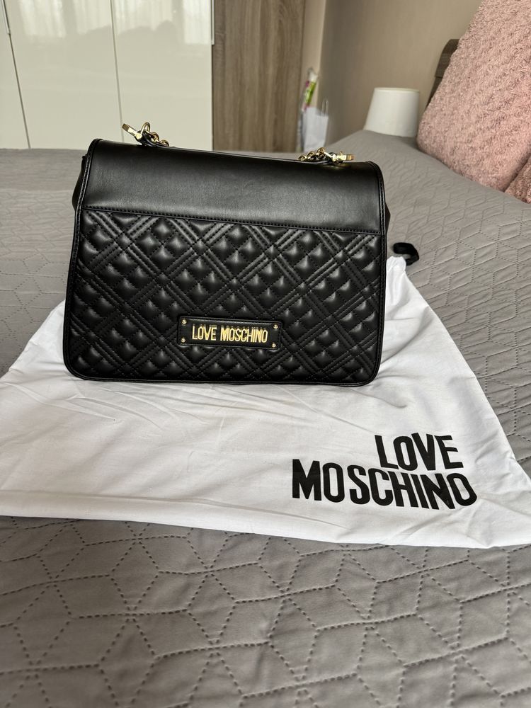 Черна чанта Love Moschino