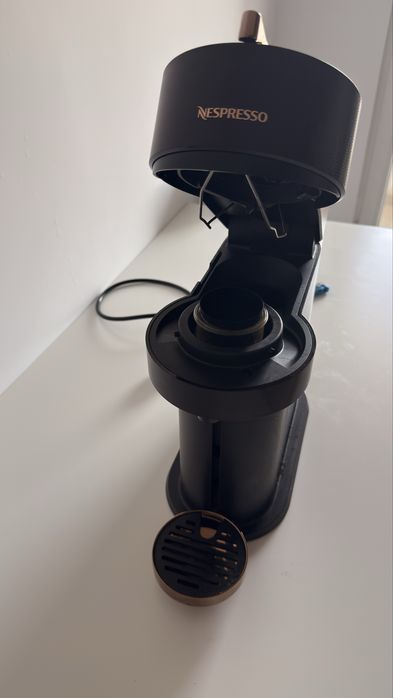 Vand espressor Nespresso Vertuo Next Premium