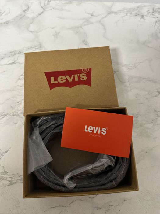 Curea Levi’s – set cadou complet