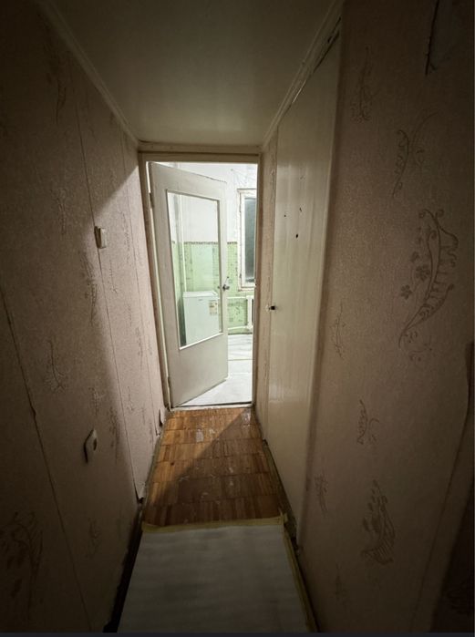 Продам 1/3/5 на Юнусабад 19 кв своя без ремонт