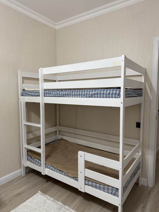 Продам двухярусную кровать