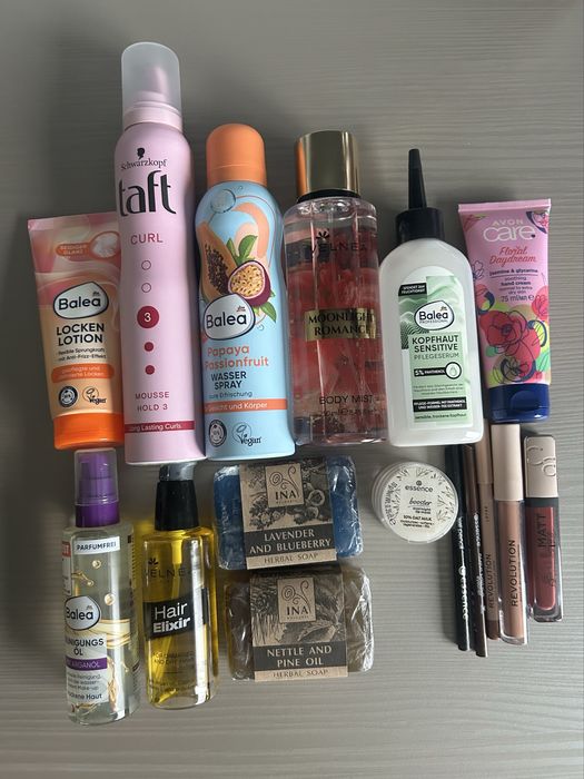 Продавам лот козметика