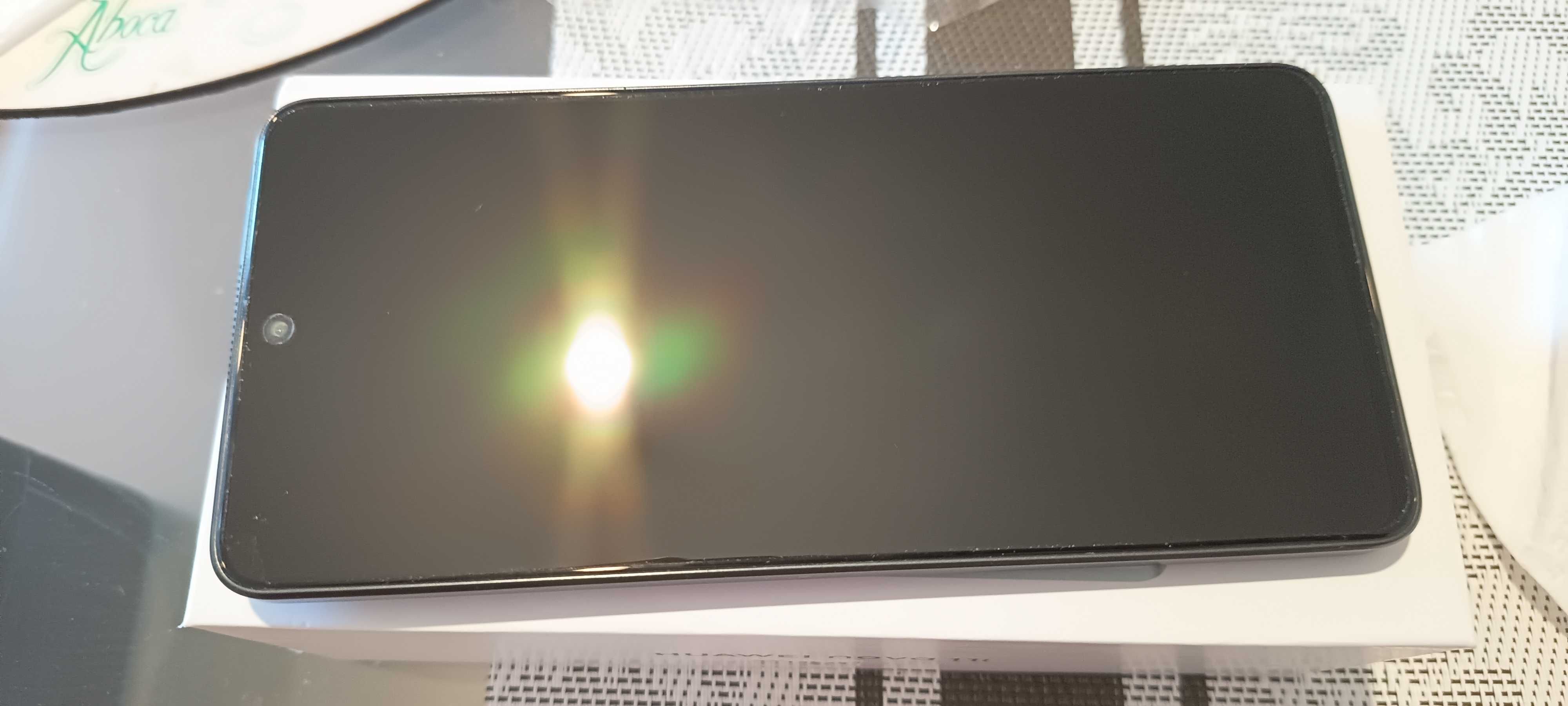 Продавам Huawei nova 11i