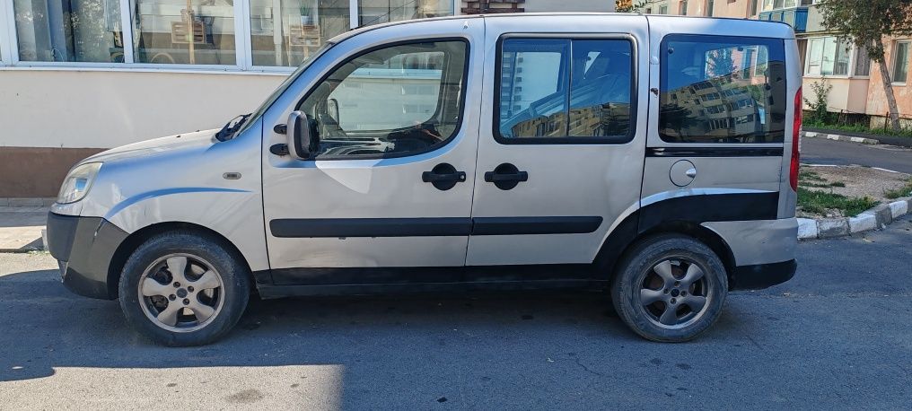 Fiat doblo 2006 1.4 benzina preț  1250 euro