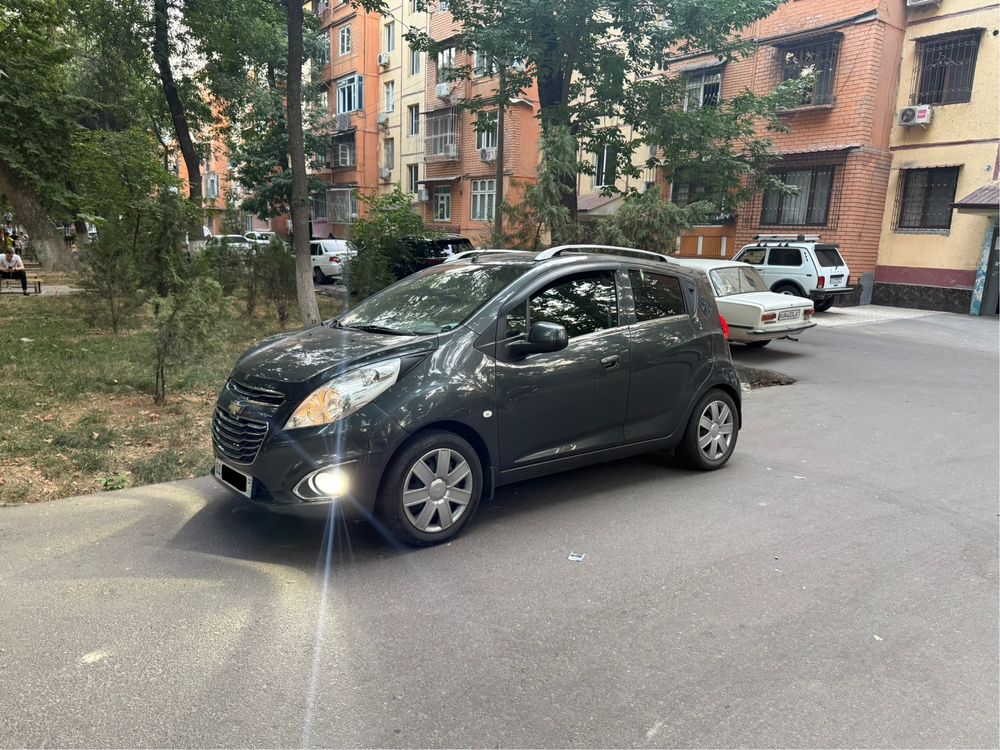Спарк автомат сотилади метан, краска тоза. Spark avtomat