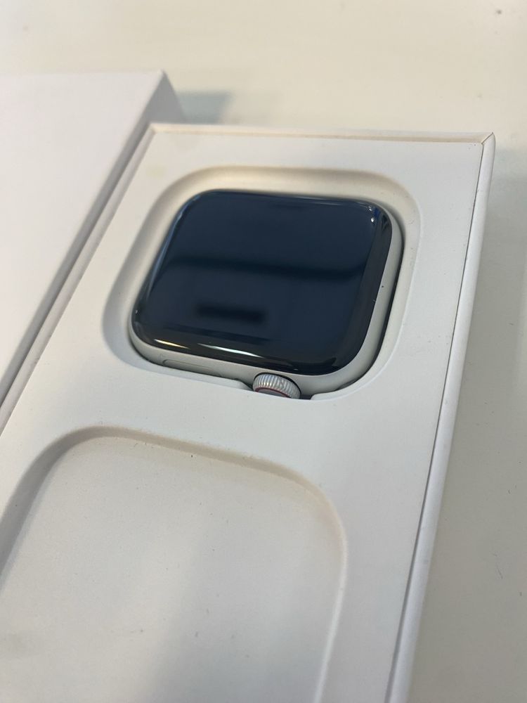 Apple Watch SE 2 44MM GPS+Celluar 100% Батерия