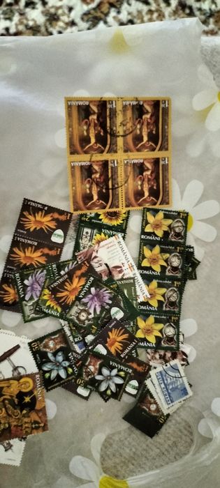Clasor 32 pagini și 550 mărci poștale