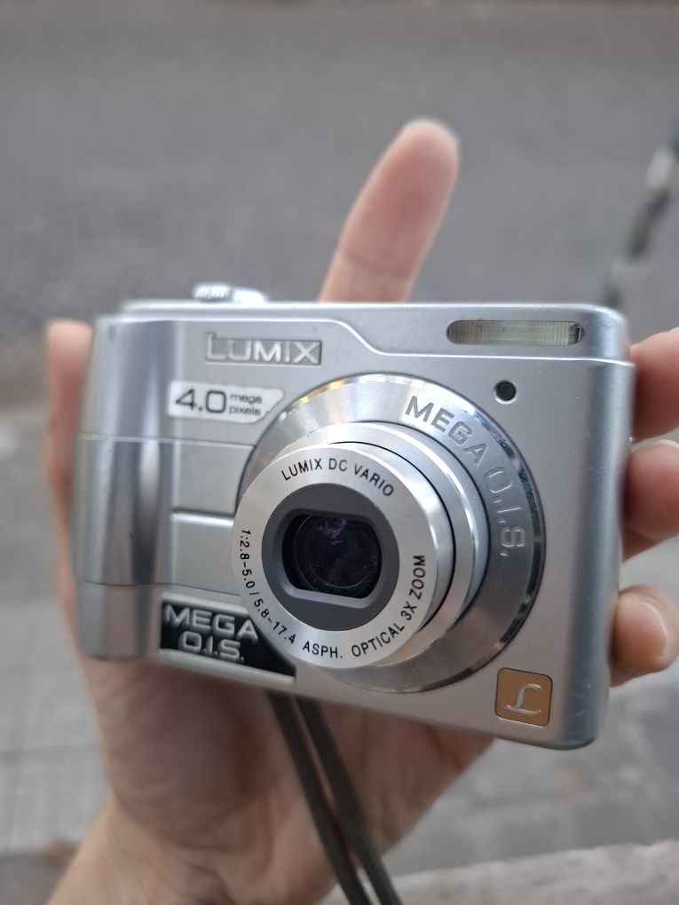 Компактен дигитален фотоапарат PANASONIC LUMIX LS1