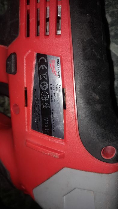 Rotopercutor MILWAUKEE funcțional  cu baterie de 4Ah