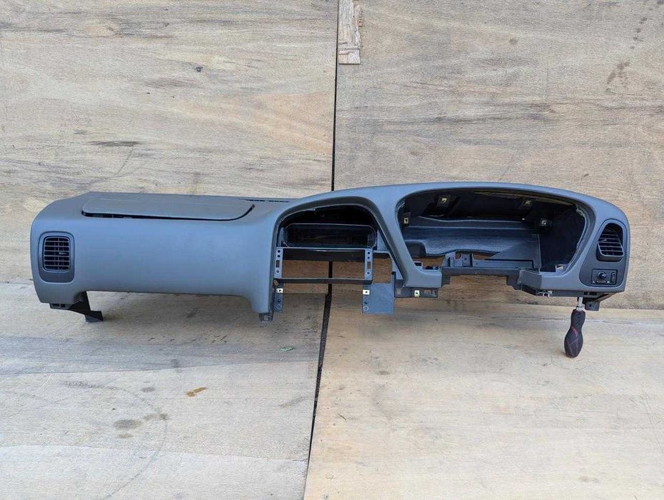 Торпеда панель на Ниссан Террано R50