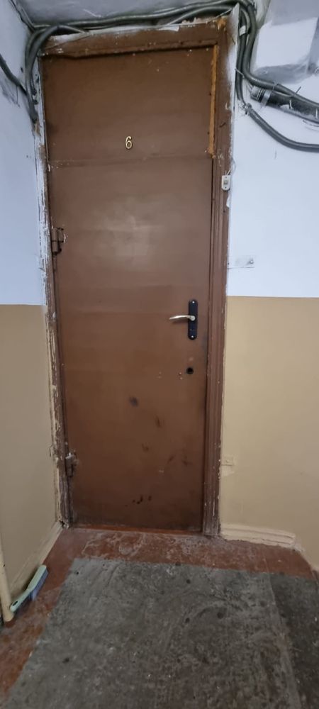 Продам железную дверь