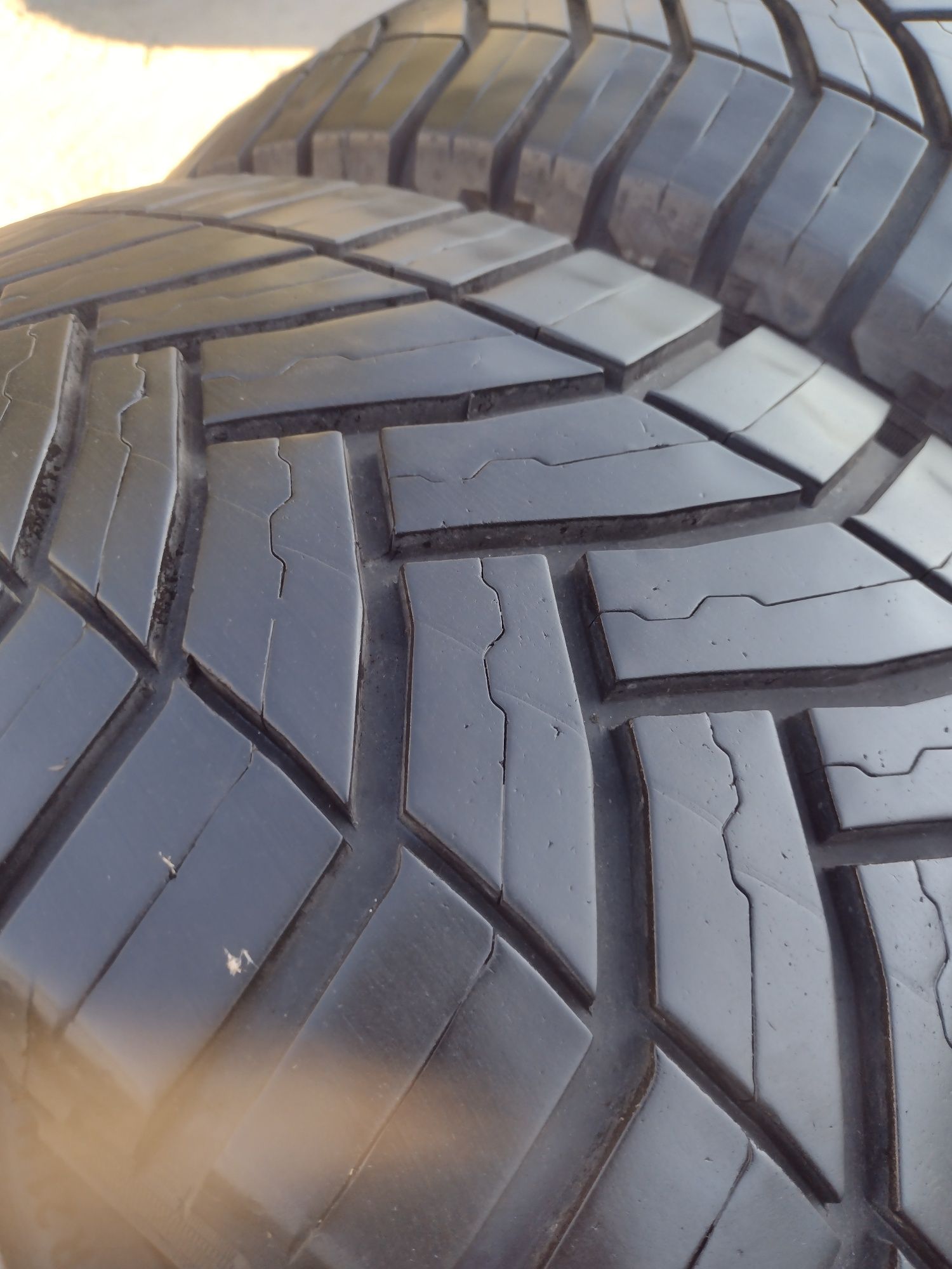 Перфектни 2бр.235/65/16С Michelin CC Agilis dot4322