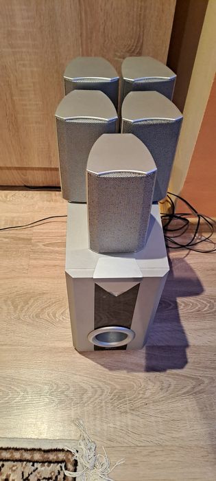 Vând calculator și boxe home cinema 5.1