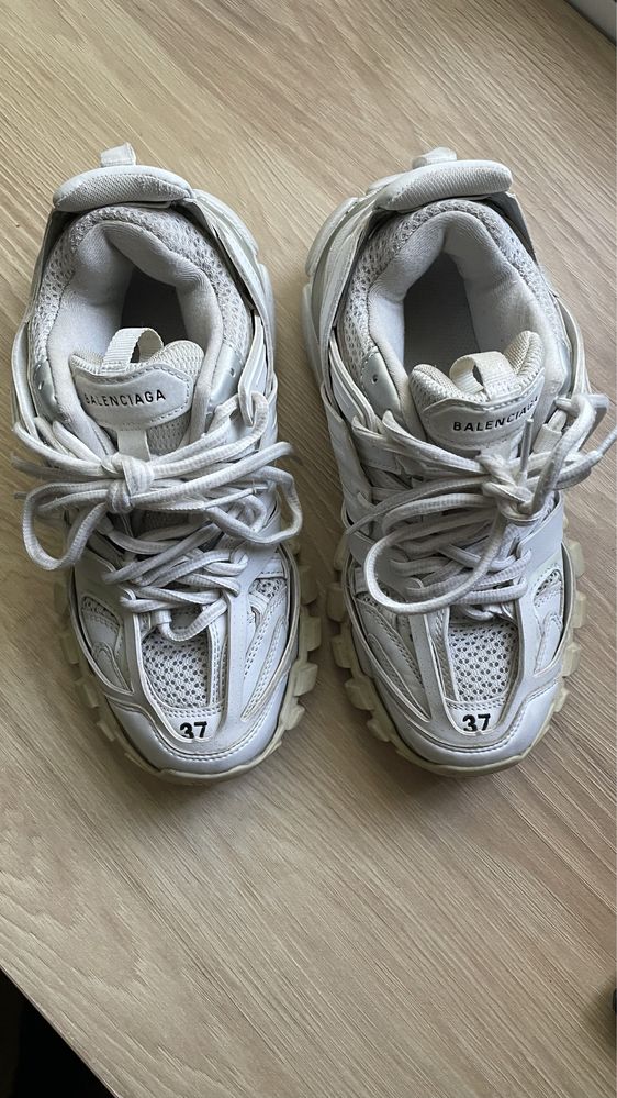 Balenciaga Track 37