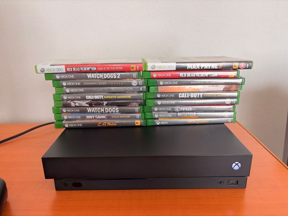 Xbox One X cu 18 jocuri