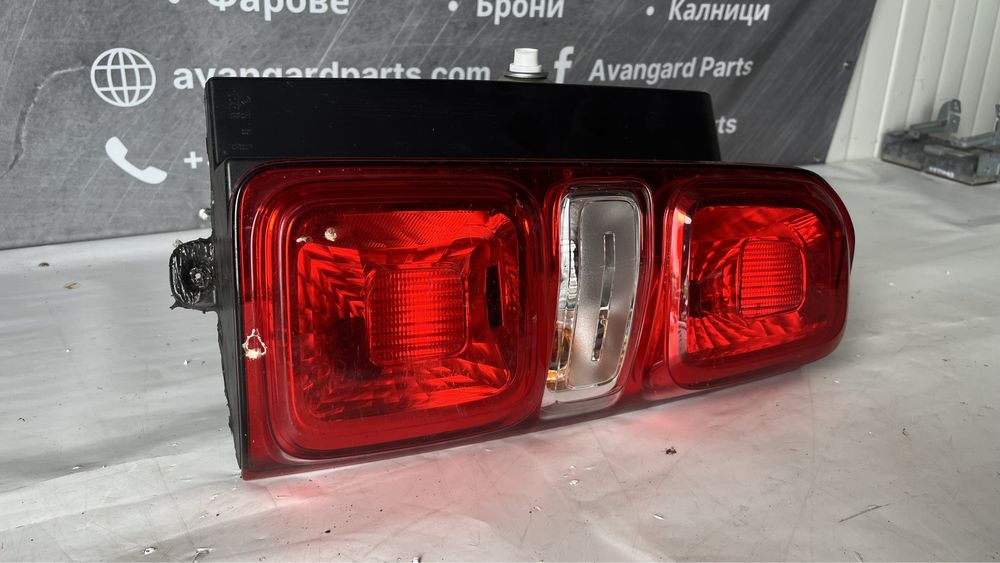 Десен стоп Opel Vivaro