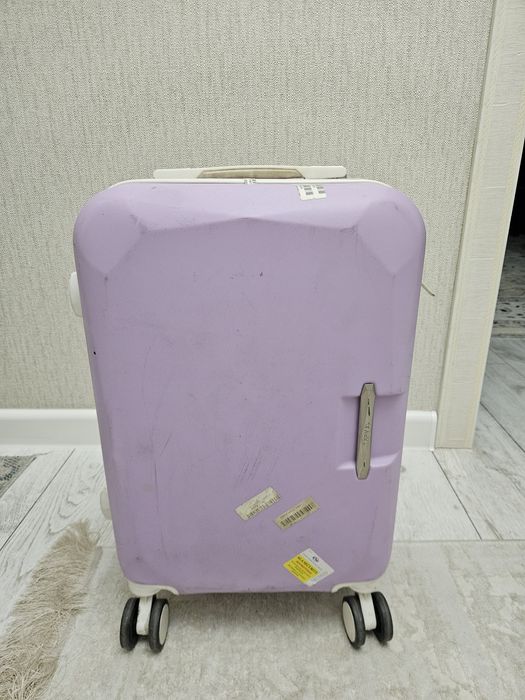 Чемодан в среднем состоянии