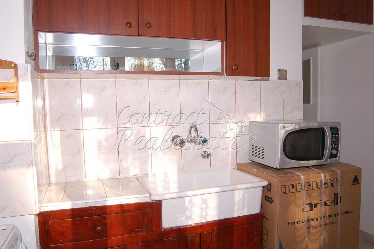 Дава се под наем Тристаен апартамент в Варна, Цветен квартал - 61 кв.м за 306 € - Снимка #6