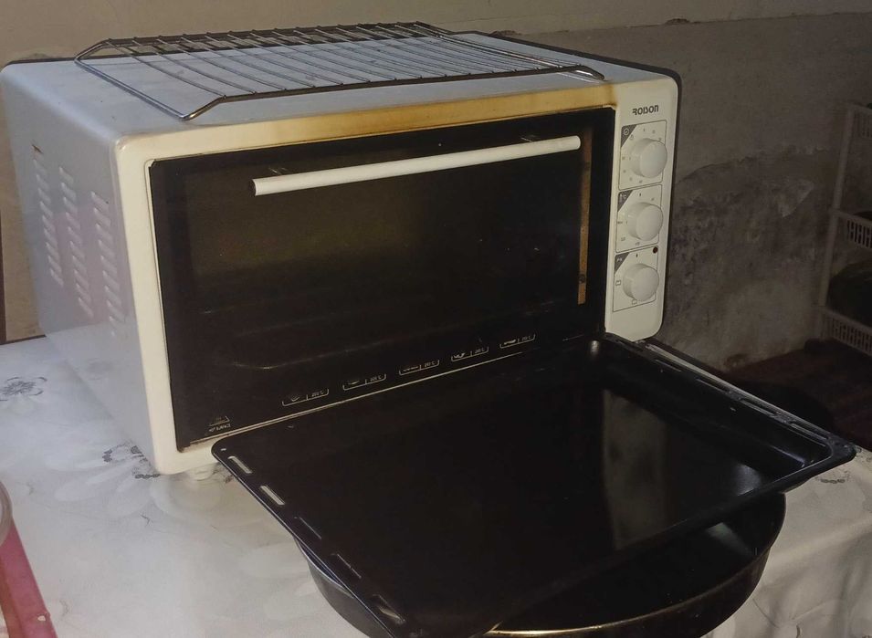 Продам мини печь Roison 42L