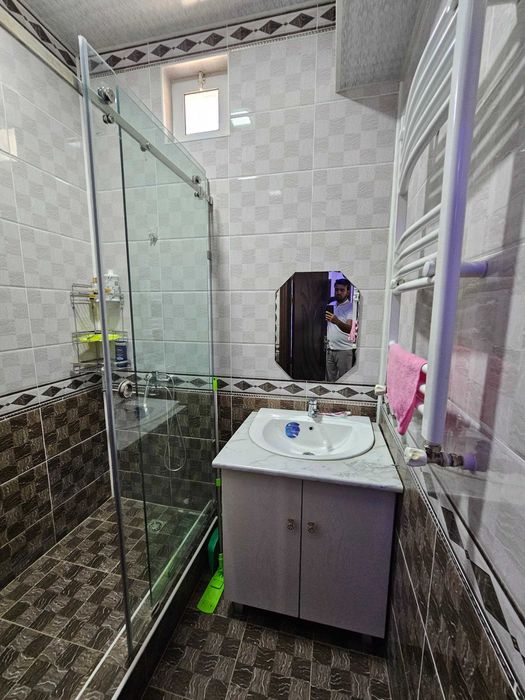 Buxoroda kvattira sotiladi 3 xonali 75m² 1-qavat.