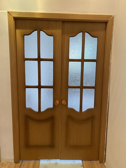 Продаются межкомнатные двери. Находится в г.Косшы.
