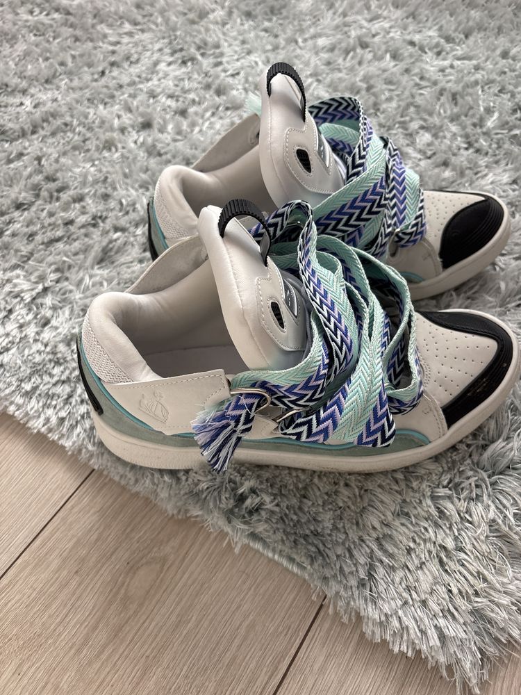 Lanvin curb