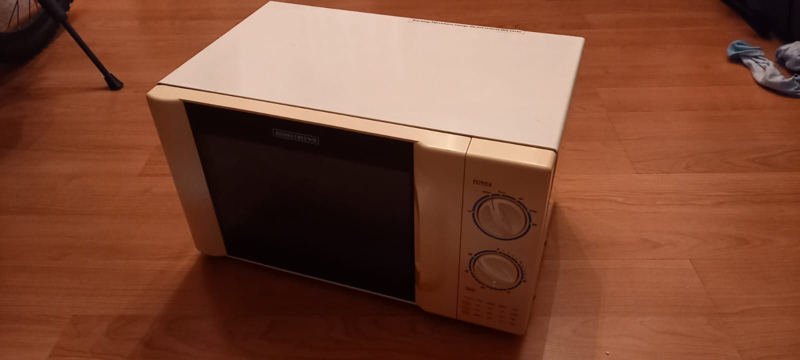 Микроволновую печь продам