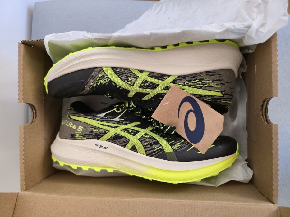 Asics Fuji lite 5 marime 42 si 42.5 noi