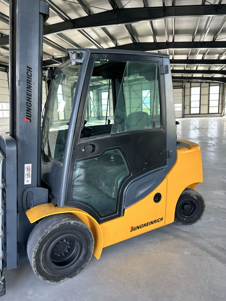 Motostivuitor,stivuitor 3tone ,diesel ,an2013