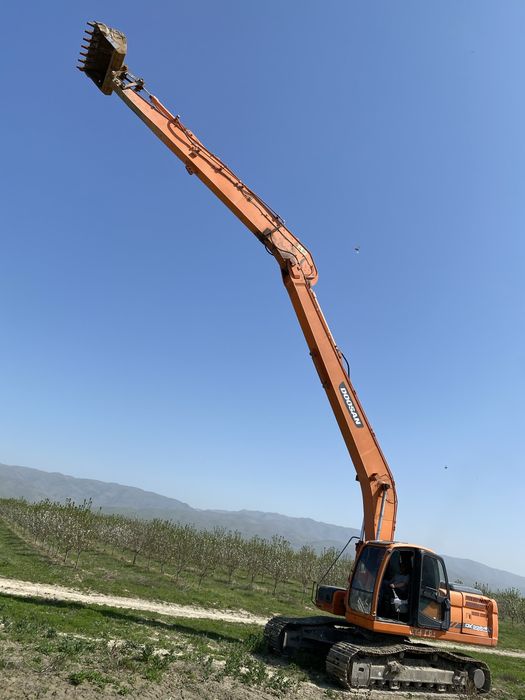 Экскаватор Срочно сотилади Doosan 225, 16 метрлик