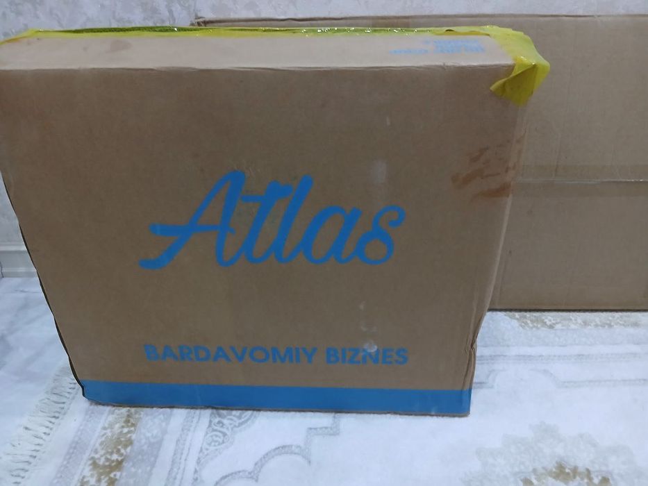 Продается швейная машинка atlas b1 со столом
