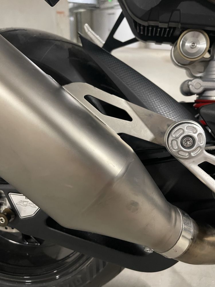 Akrapovic ауспух за бмв мотор