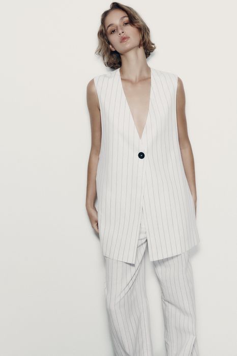 Costum Zara alb marime S M vesta si pantalon