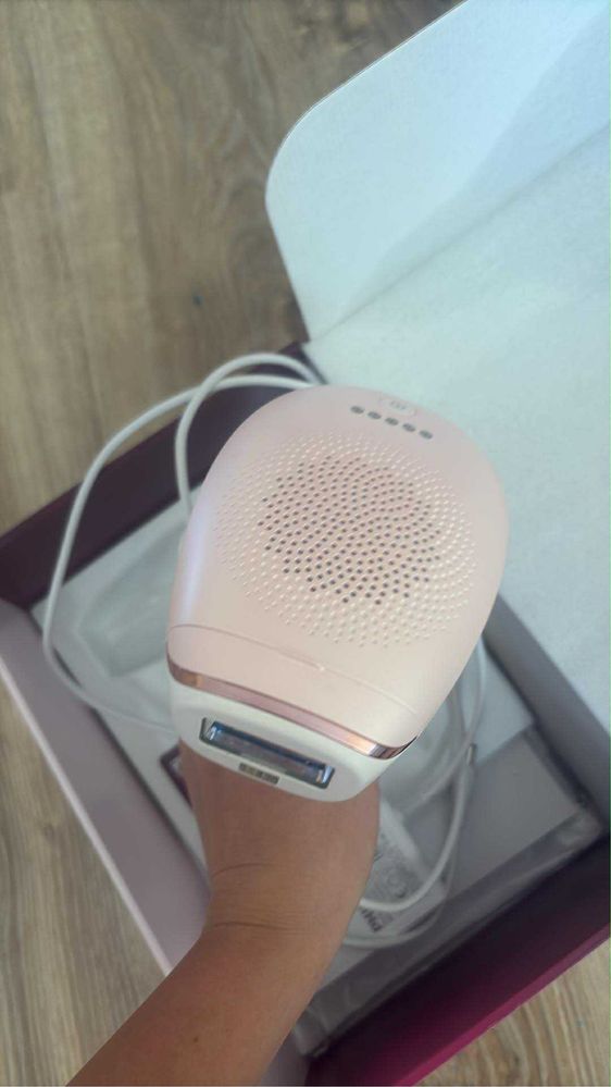 Фотоепилатор Philips Lumea