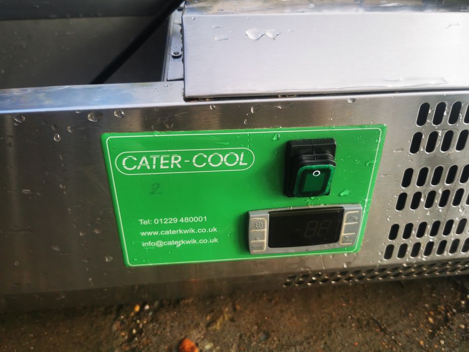 Хладилна витрина