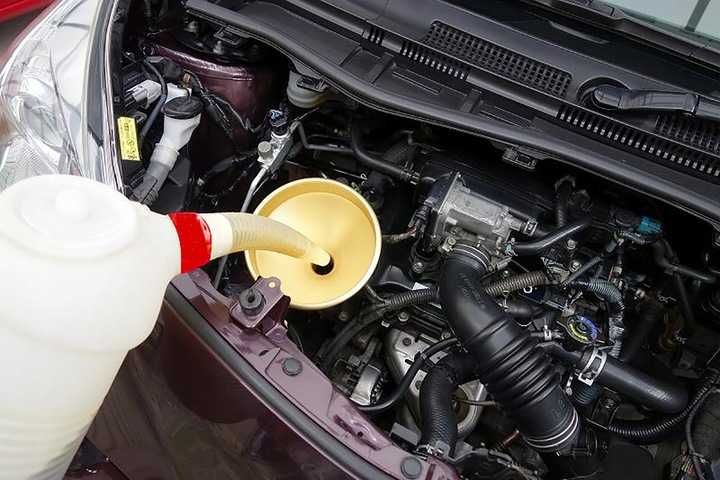Recipient 3L turnat lichide cu racord flexibil si capac (V86321)