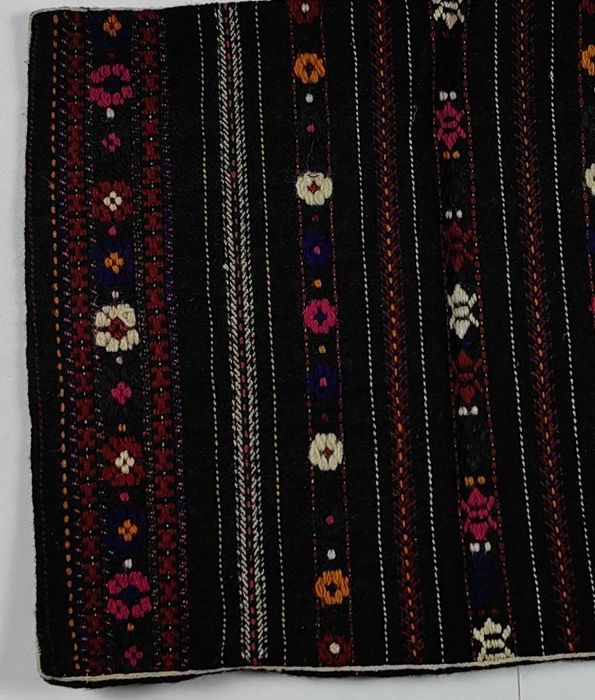 100-На Годишна КАЛЪФКА ВЪЗГЛАВНИЦА От Чеиз Бродерия Шевица