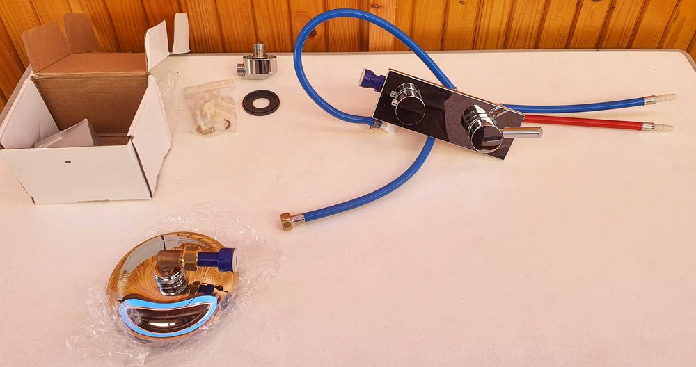 Duș  autorulota de la Reich, cu furtun si para dar si palarie mare