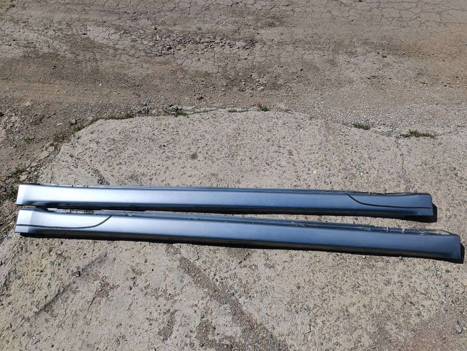 Продам накладки на пороги Субару