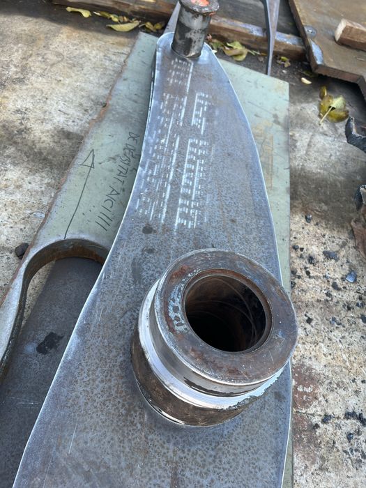Reparatii cu table Weldox®️ brate buldo, sasie, macarale, poduri, etc