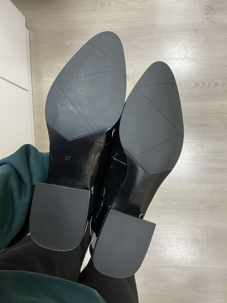 Туфли лоферы лакированные бренда Molka 37р