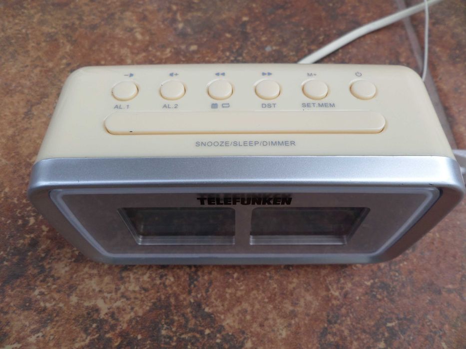 Radio cu ceas Telefunken,desteptator cu 2 alarme frumos,superb