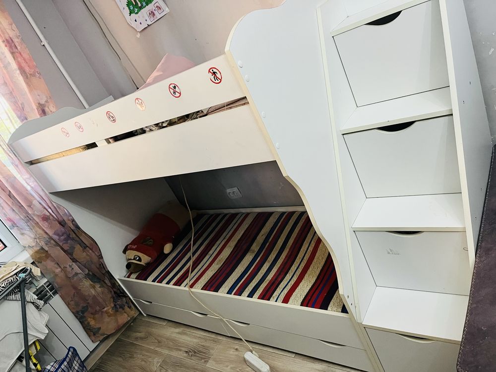Продам двухярусную кровать