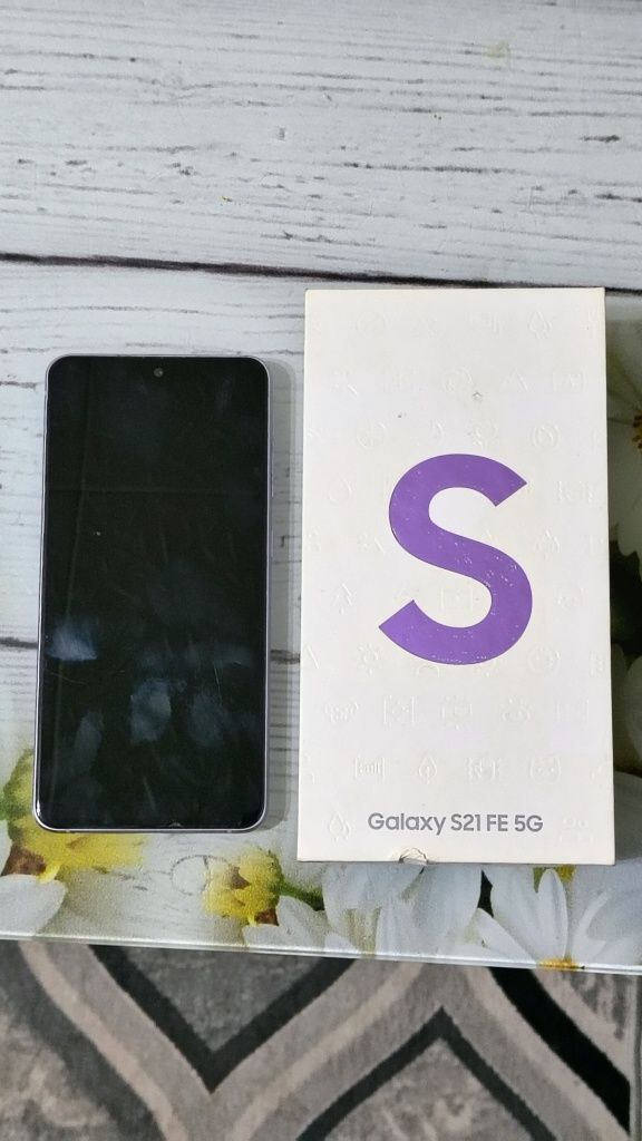 Samsung S21 FE в перфектно състояние