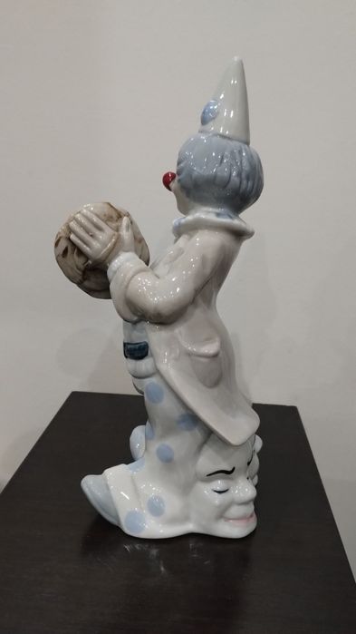 Порцеланова статуетка на клоун, винтидж, колекционерска.