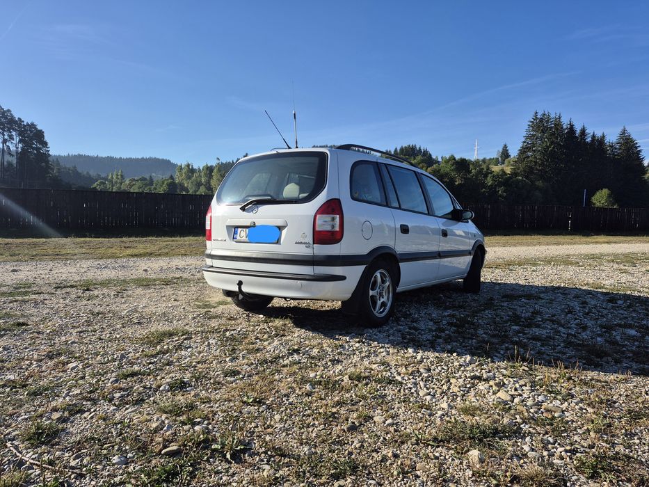 Opel Zafira automată